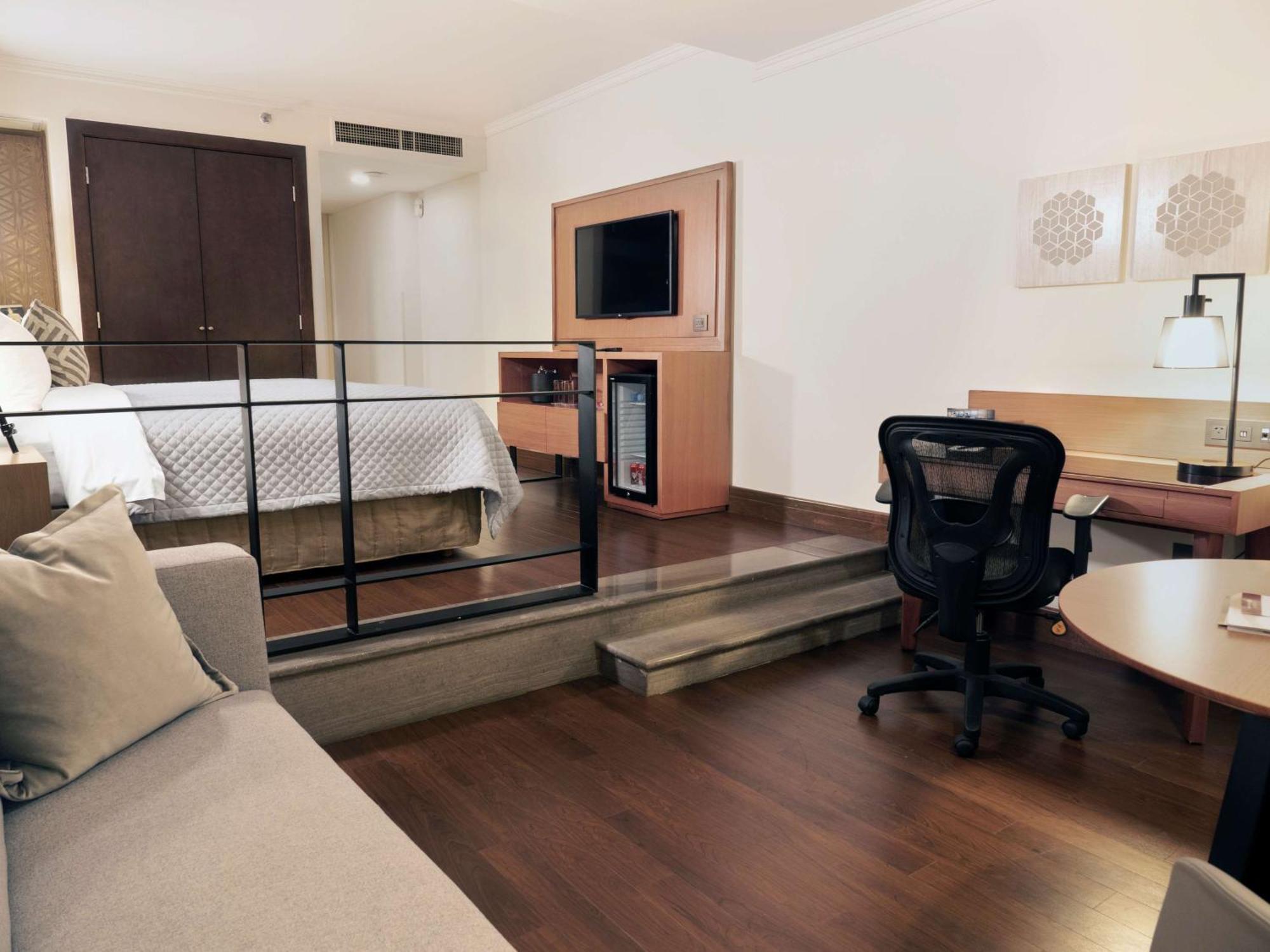 Ms Milenium Monterrey Curio Collection By Hilton Hotel San Pedro Garza Garcia Exterior photo