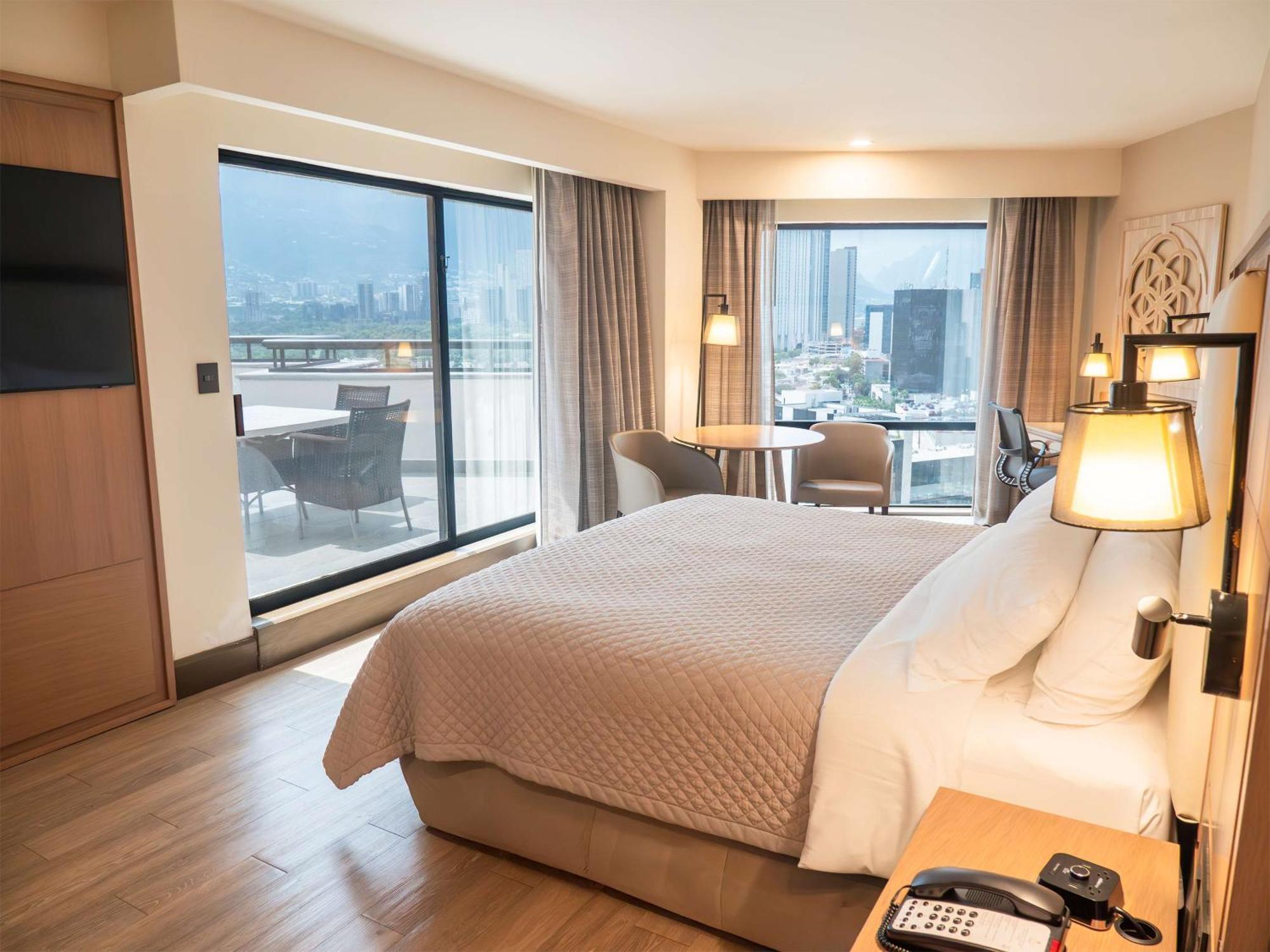 Ms Milenium Monterrey Curio Collection By Hilton Hotel San Pedro Garza Garcia Exterior photo