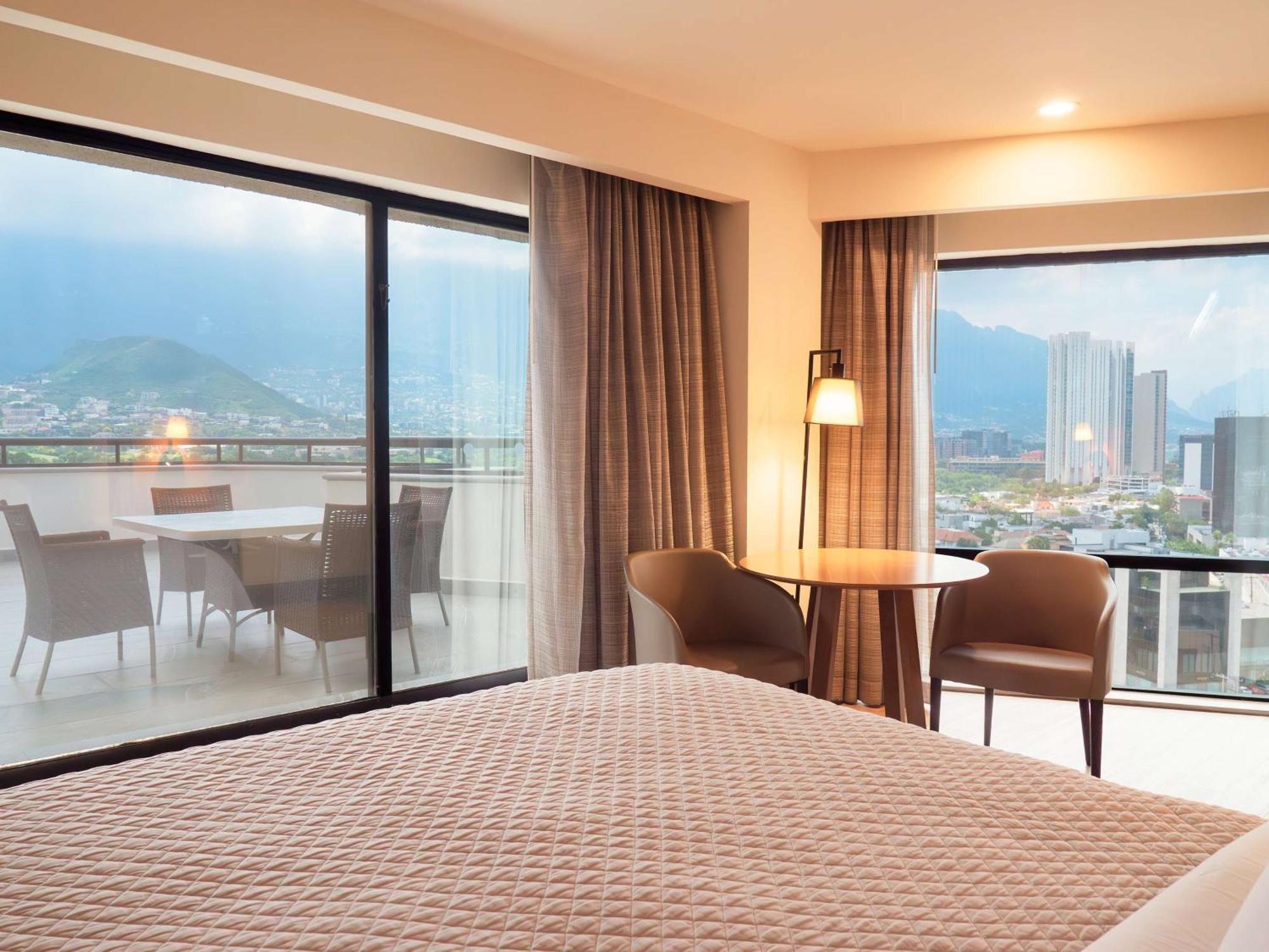 Ms Milenium Monterrey Curio Collection By Hilton Hotel San Pedro Garza Garcia Exterior photo